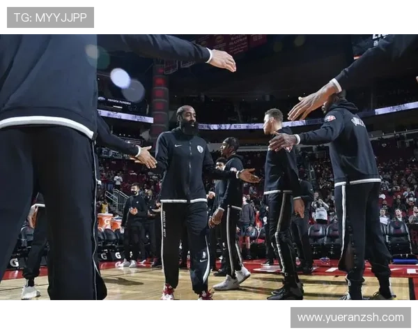 篮网队签下新援助力阵容强化 詹姆斯伤情引关注今日比赛前瞻