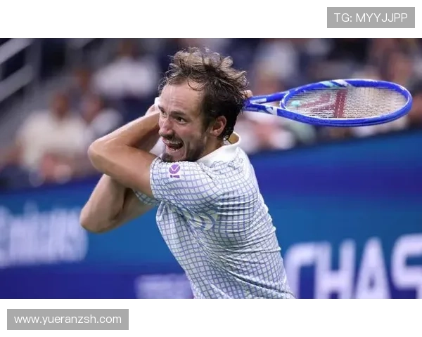 网球巨星梅德韦杰夫宣布复出 目标冲击2025年温网冠军