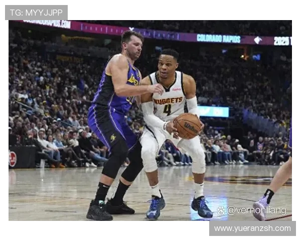 NBA赛季焦点战升级 球星交易风云与争冠格局全面解析最新动态 NBA赛季焦点战升级 球星交易风云与争冠格局全面解析最新动态